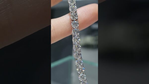 15.28 Ct HRD-Certified Tennis Diamond Bracelet product video