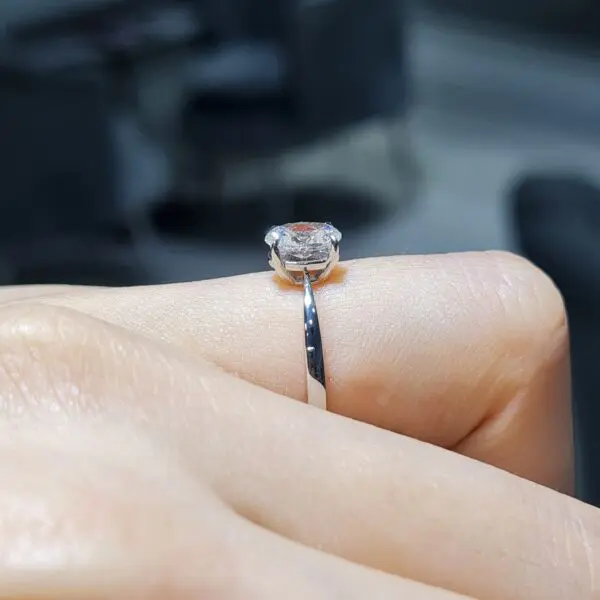 Pırlanta 0,70 Ct GIA Sertifikalı Oval Tektaş Yüzük YZ11108-2