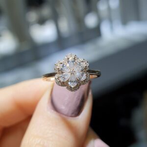 Pırlanta 0,73 Ct Damla Kesim Yüzük KR01058
