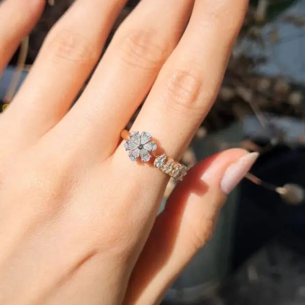 Pırlanta 0,88 Ct Çiçek Yüzük KR01054