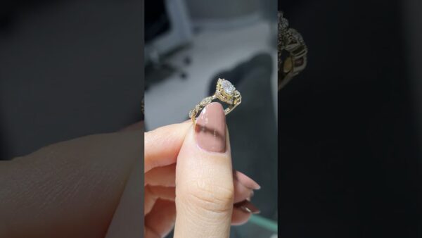 Pırlanta 0,40 Ct HRD Sertifikalı Oval Tektaş Yüzük ürün videosu