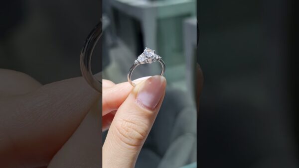 Pırlanta 0,72 Ct Uluslararası GIA Sertifikalı Tektaş Yüzük ürün videosu
