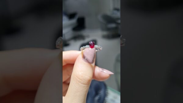 Pırlanta ve Yakut 0,95 Ct Yüzük ürün videosu