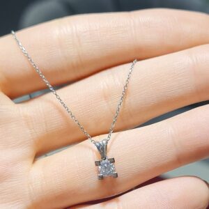 Pırlanta 0,32 Ct D Renk HRD Sertifikalı Tektaş Kolye KL02921