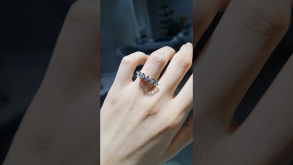 Pırlanta 0,69 Ct Beştaş Yüzük ürün videosu