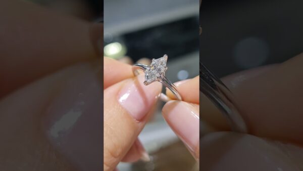 Pırlanta 0,72 Ct D Renk GIA Sertifikalı Markiz Tektaş Yüzük ürün videosu